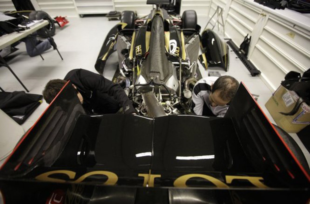 Rear wing of a Lotus Renault Formula 1 car